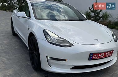 Седан Tesla Model 3 2019 в 