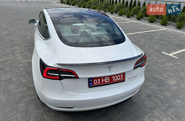 Седан Tesla Model 3 2019 в 