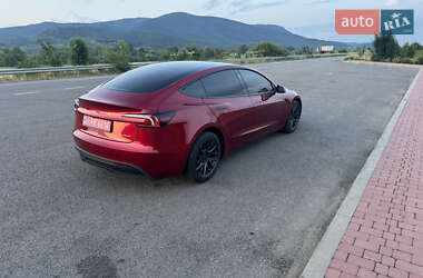 Седан Tesla Model 3 2024 в 