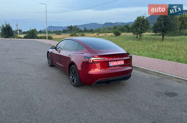 Седан Tesla Model 3 2024 в 