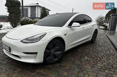 Седан Tesla Model 3 2019 в 