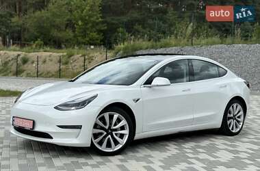 Седан Tesla Model 3 2019 в 