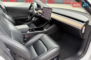 Седан Tesla Model 3 2019 в 