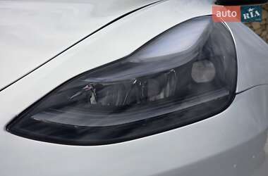 Седан Tesla Model 3 2021 в 