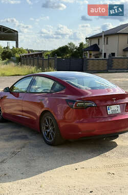Седан Tesla Model 3 2020 в 