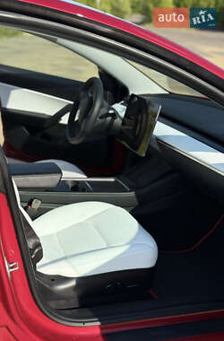 Седан Tesla Model 3 2020 в 