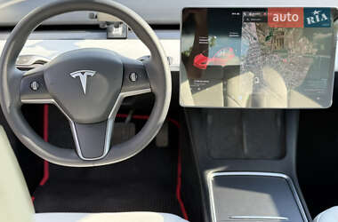 Седан Tesla Model 3 2020 в 