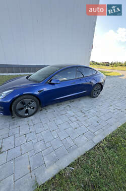 Седан Tesla Model 3 2021 в 