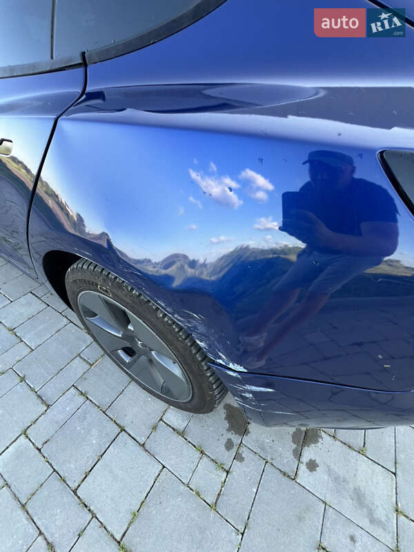 Седан Tesla Model 3 2021 в Здолбунове