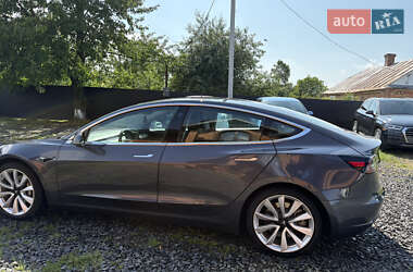 Седан Tesla Model 3 2018 в 