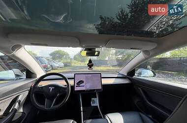 Седан Tesla Model 3 2018 в 