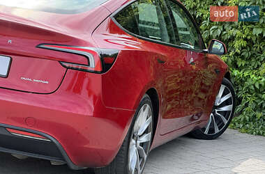 Седан Tesla Model 3 2024 в 