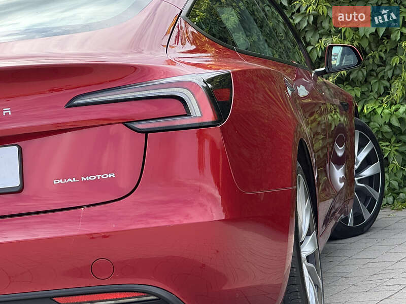 Седан Tesla Model 3 2024 в Стрые