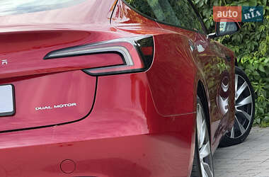 Седан Tesla Model 3 2024 в 