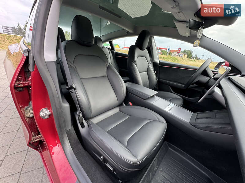Седан Tesla Model 3 2024 в Стрые