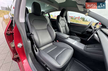 Седан Tesla Model 3 2024 в 