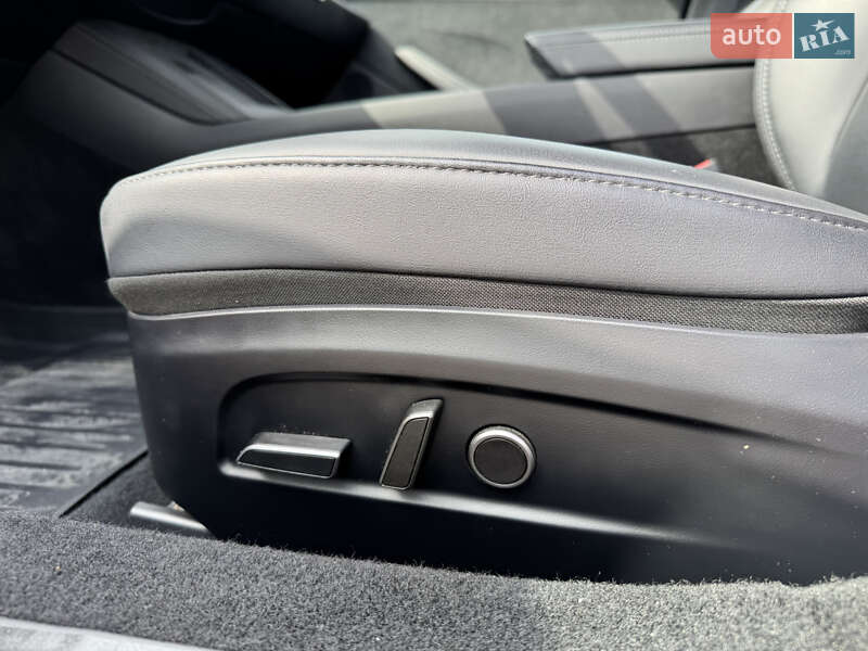 Седан Tesla Model 3 2024 в Стрые