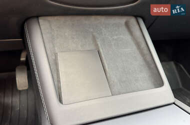 Седан Tesla Model 3 2024 в 