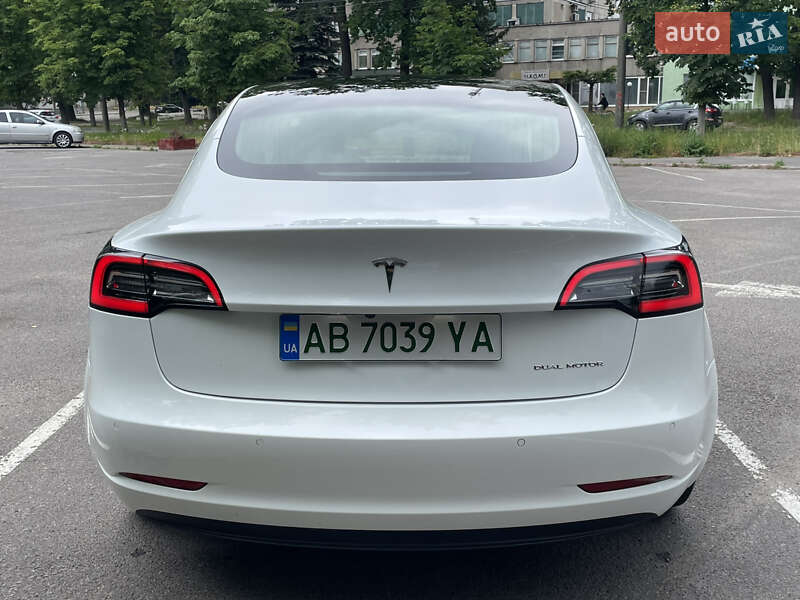 Седан Tesla Model 3 2020 в Виннице