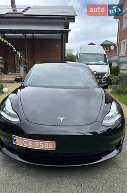 Седан Tesla Model 3 2020 в Киеве