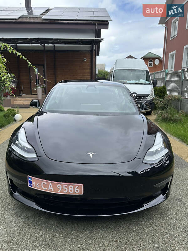 Седан Tesla Model 3 2020 в 