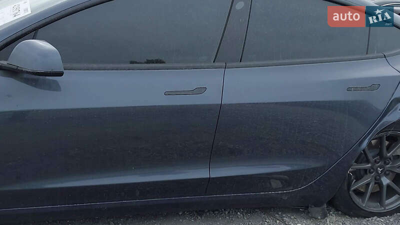 Седан Tesla Model 3 2022 в Черкасах