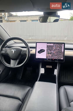 Седан Tesla Model 3 2019 в 