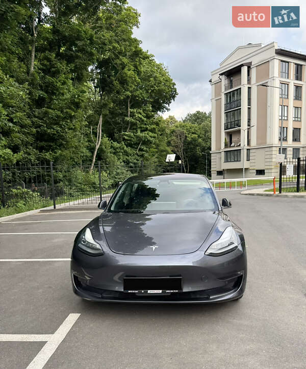 Седан Tesla Model 3 2018 в Киеве