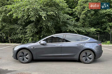 Седан Tesla Model 3 2018 в Киеве