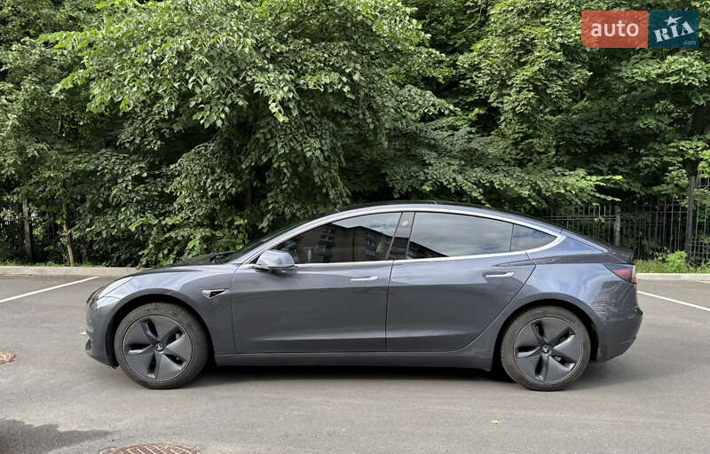 Седан Tesla Model 3 2018 в Киеве