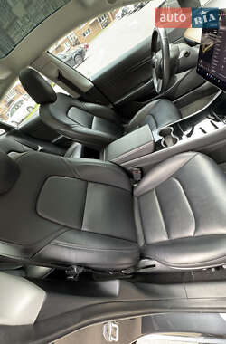 Седан Tesla Model 3 2018 в Киеве