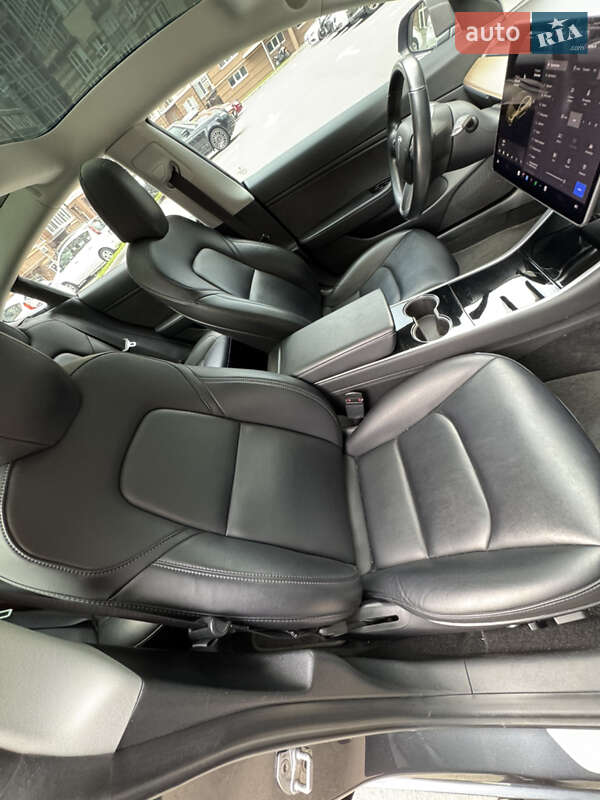 Седан Tesla Model 3 2018 в Киеве