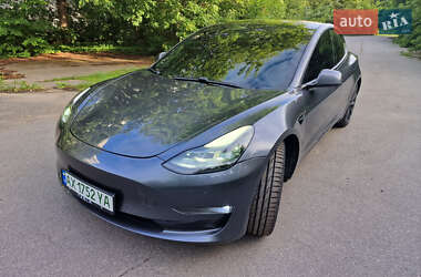 Седан Tesla Model 3 2021 в 