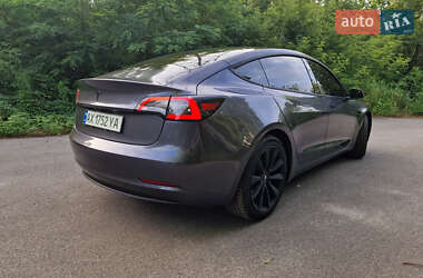 Седан Tesla Model 3 2021 в 