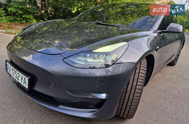 Седан Tesla Model 3 2021 в 