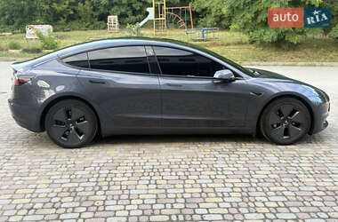 Седан Tesla Model 3 2023 в 