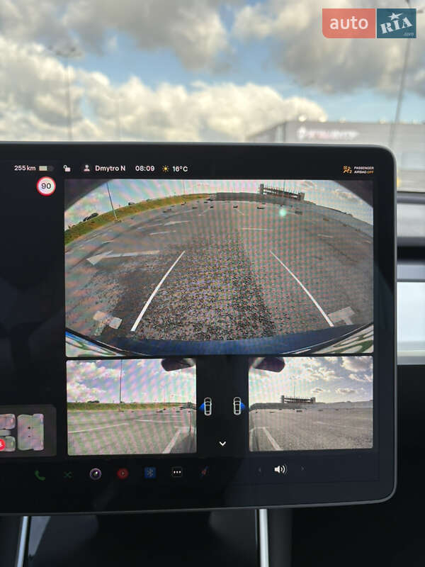 Седан Tesla Model 3 2019 в Львові