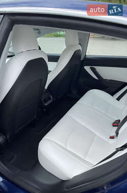 Седан Tesla Model 3 2018 в 