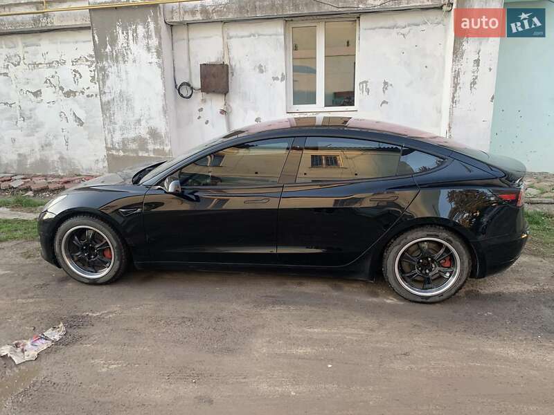 Седан Tesla Model 3 2017 в Києві