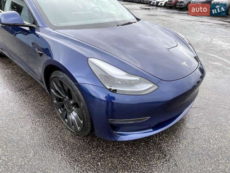 Седан Tesla Model 3 2023 в Одессе