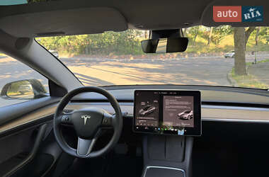 Седан Tesla Model 3 2022 в 