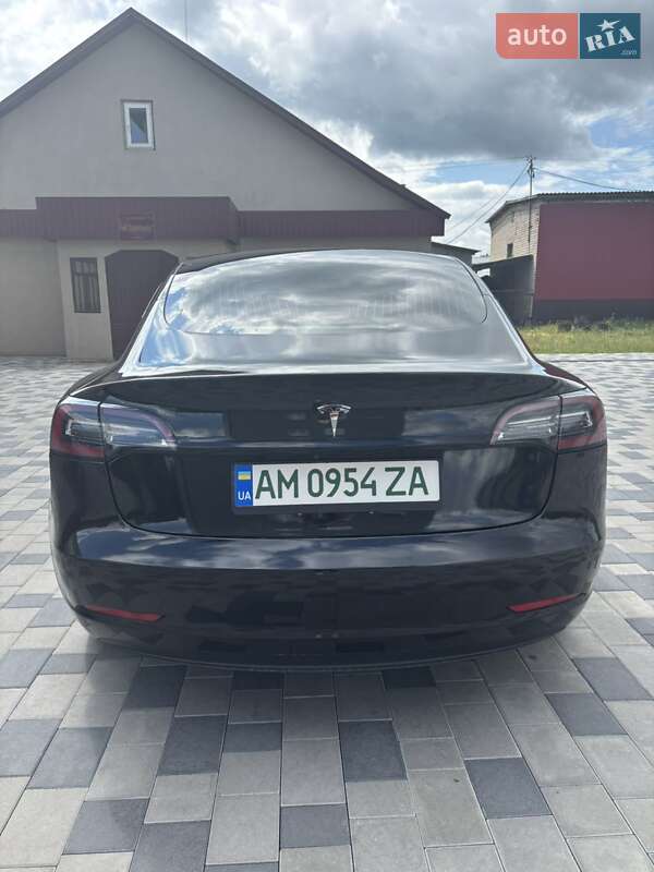 Седан Tesla Model 3 2019 в Сарнах