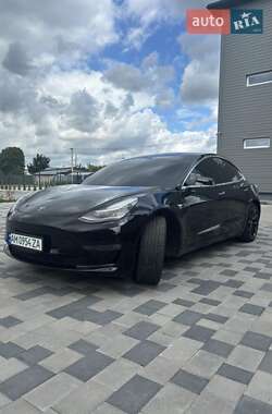 Седан Tesla Model 3 2019 в 