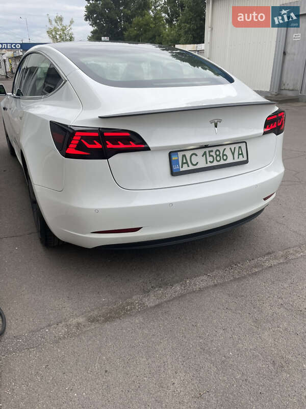 Седан Tesla Model 3 2018 в Луцке