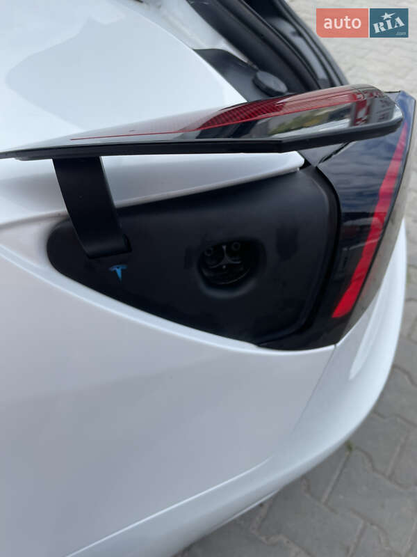 Седан Tesla Model 3 2018 в Луцке
