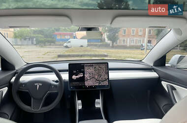 Седан Tesla Model 3 2019 в 