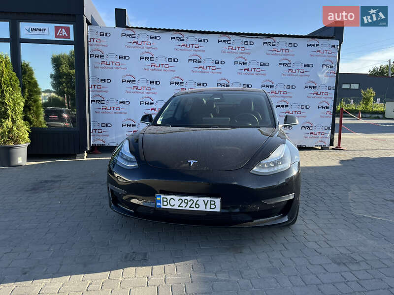 Седан Tesla Model 3 2019 в Львові