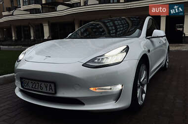 Седан Tesla Model 3 2018 в 