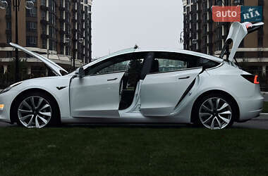 Седан Tesla Model 3 2018 в 