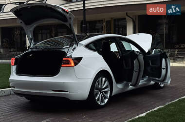 Седан Tesla Model 3 2018 в 